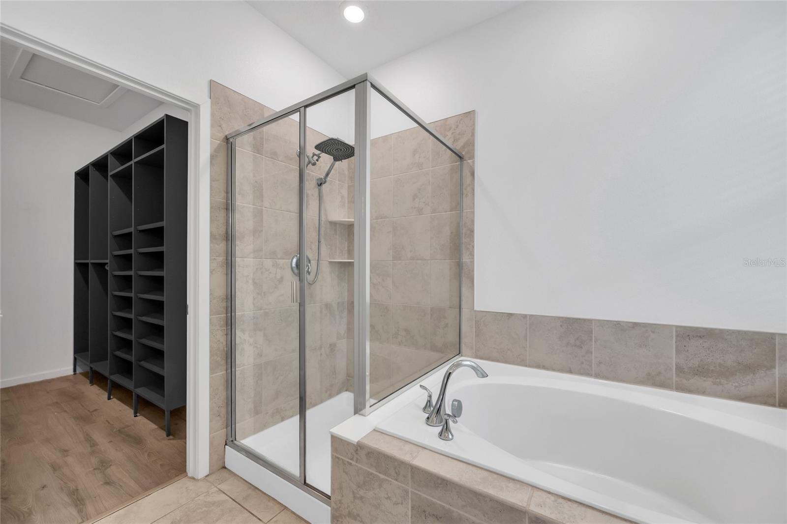 Image 16 of 37 For 1711 Chatsworth Circle