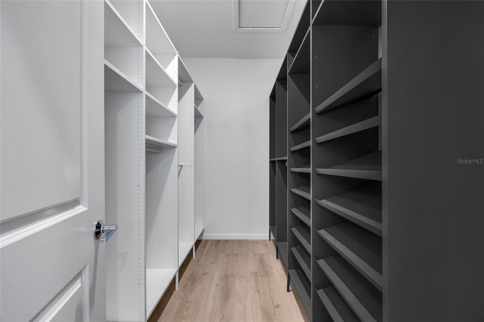 Image 18 of 37 For 1711 Chatsworth Circle