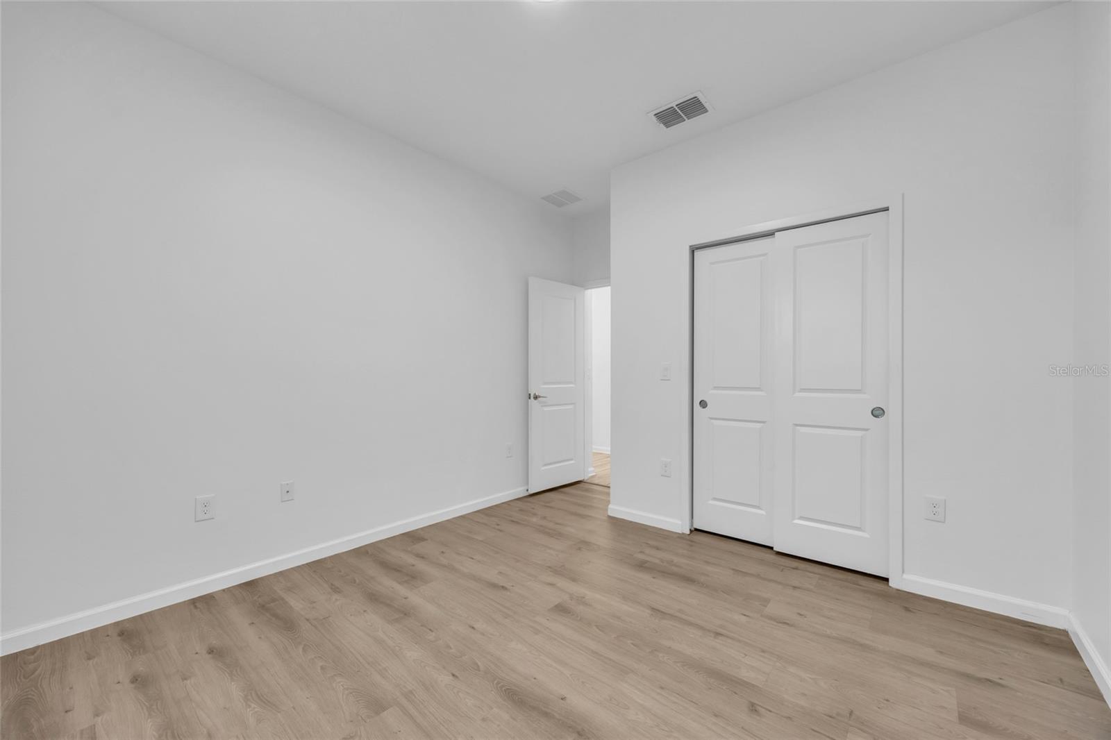 Image 20 of 37 For 1711 Chatsworth Circle