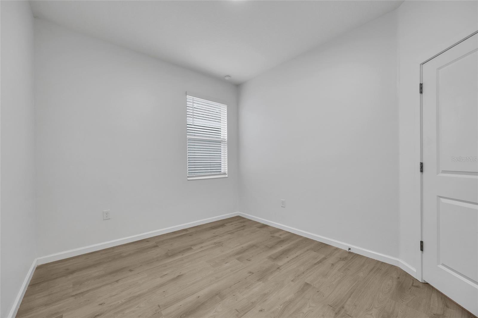 Image 22 of 37 For 1711 Chatsworth Circle