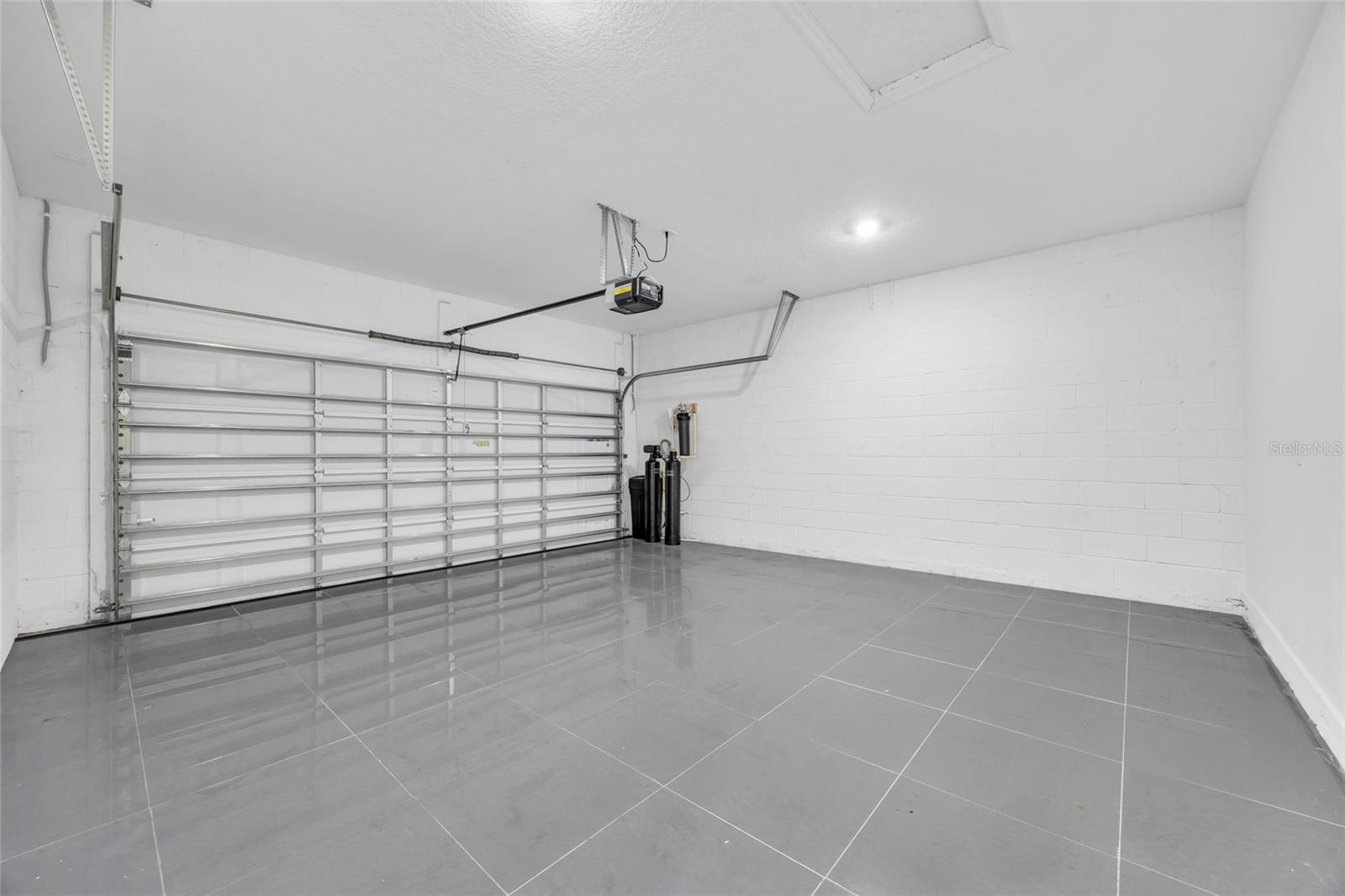 Image 25 of 37 For 1711 Chatsworth Circle