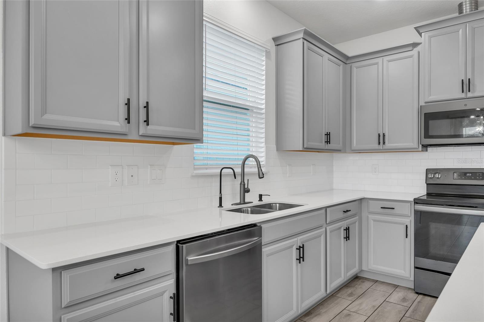 Image 9 of 37 For 1711 Chatsworth Circle