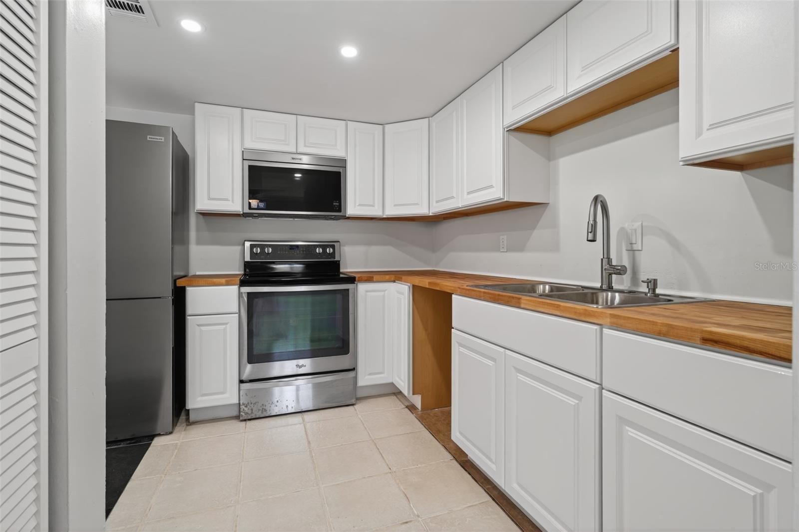 Image 10 of 21 For 5032 Downing Street 10