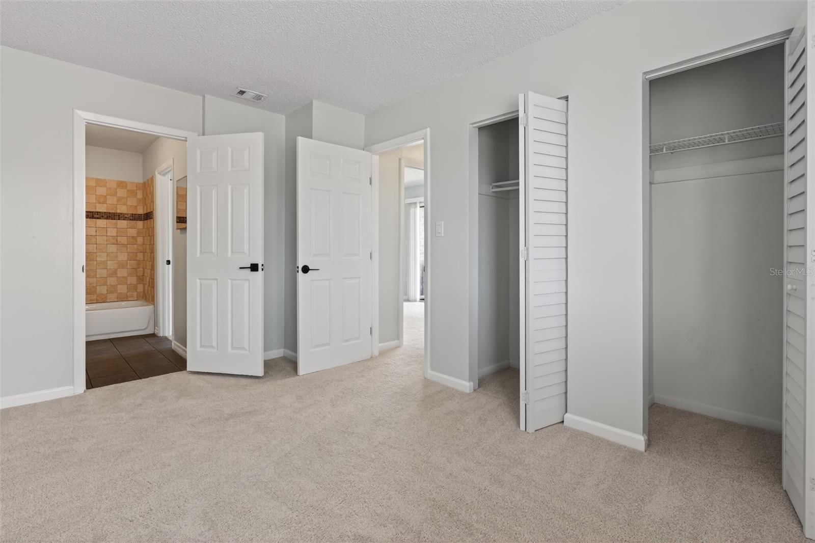 Image 16 of 21 For 5032 Downing Street 10