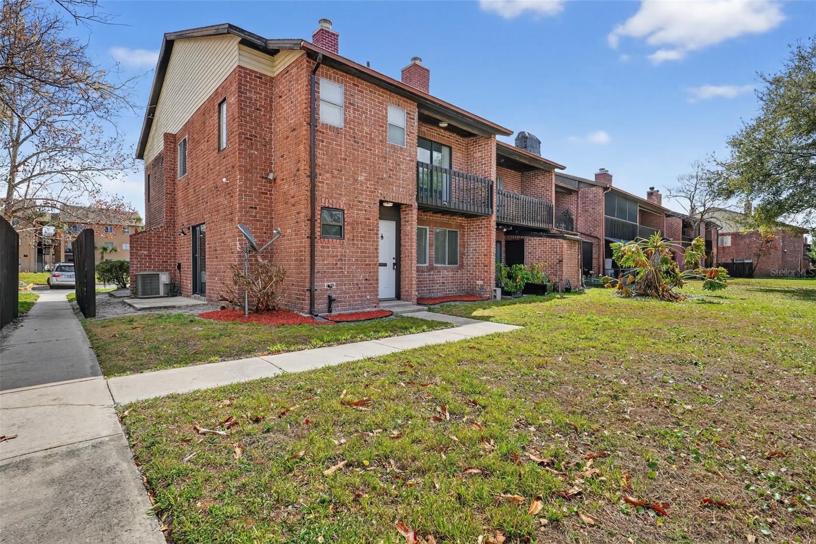 Image 2 of 21 For 5032 Downing Street 10