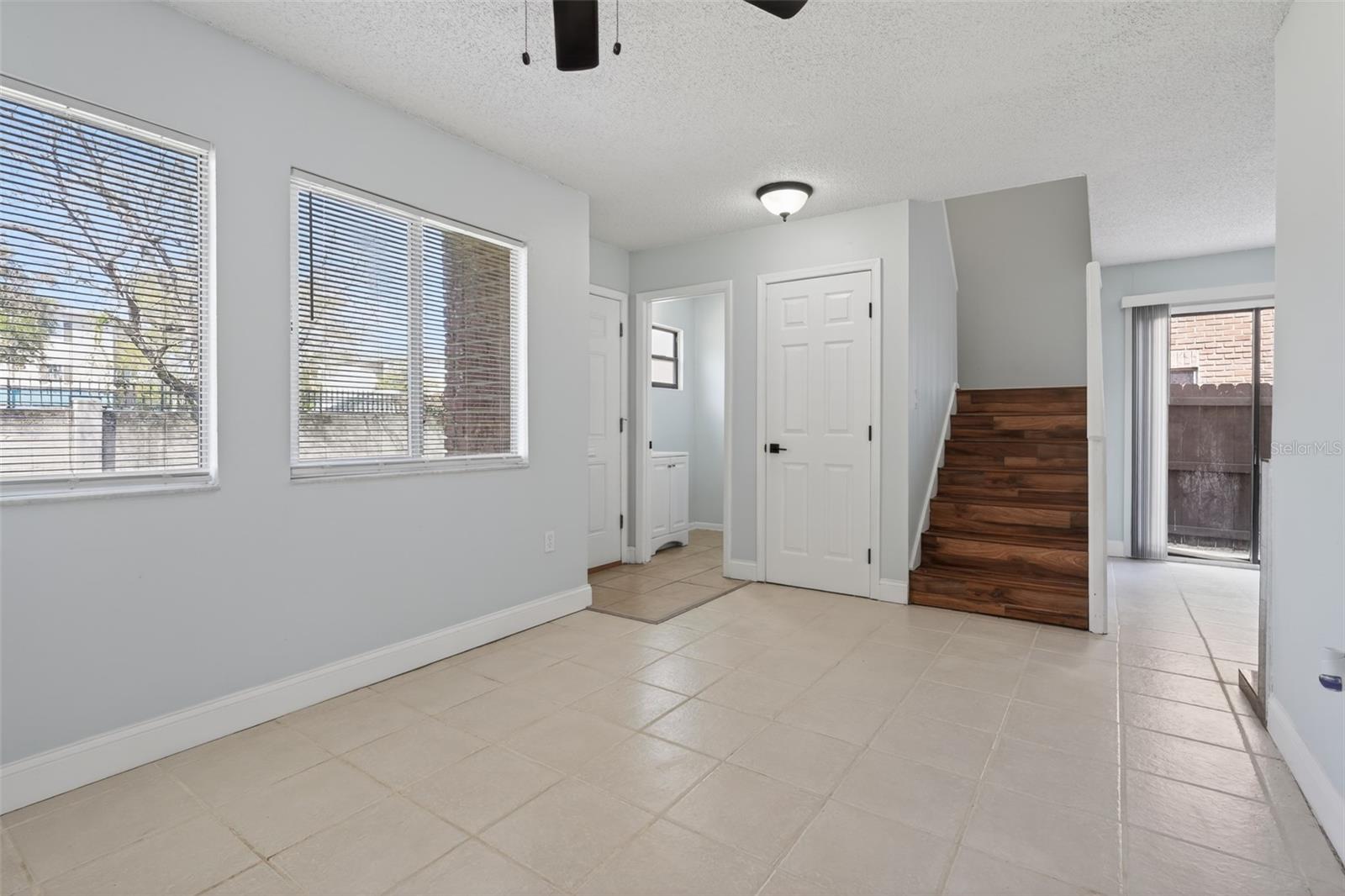 Image 6 of 21 For 5032 Downing Street 10