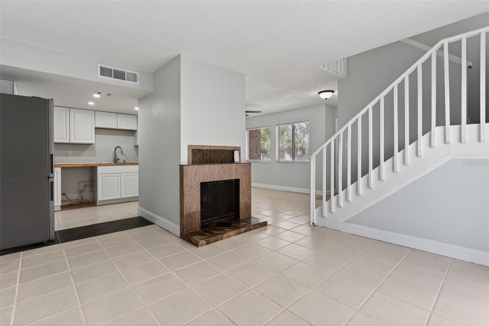 Image 8 of 21 For 5032 Downing Street 10