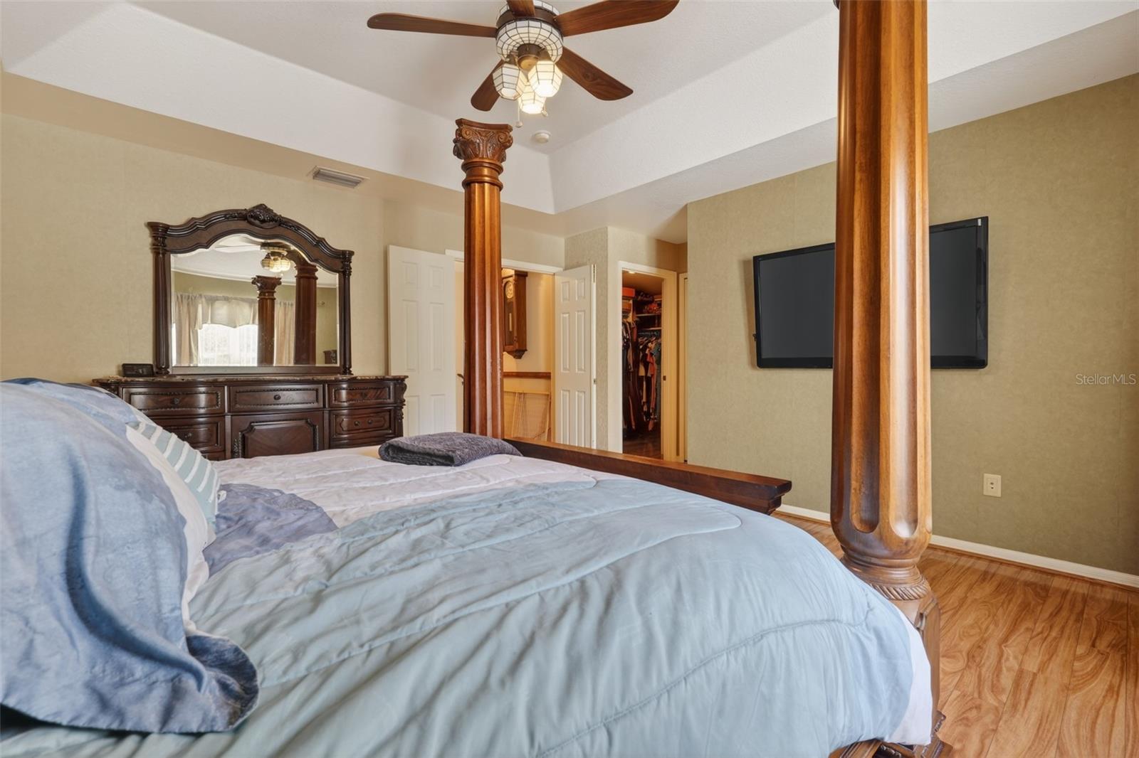 Image 17 of 38 For 2418 Huron Circle