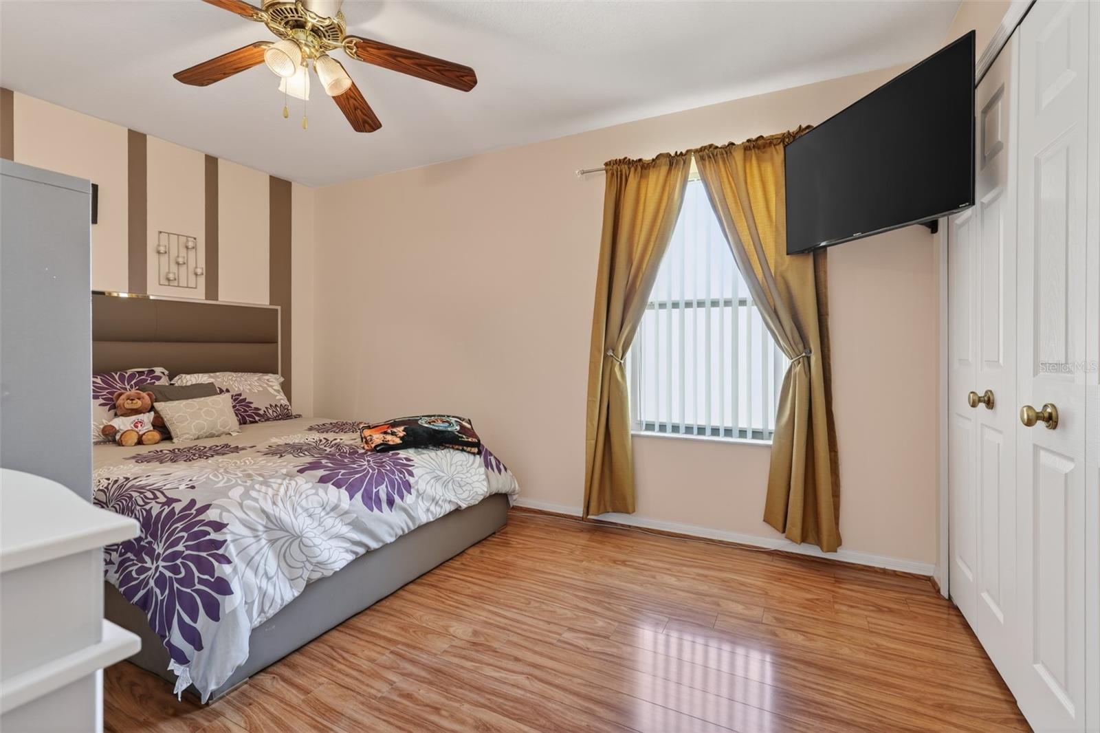 Image 18 of 38 For 2418 Huron Circle