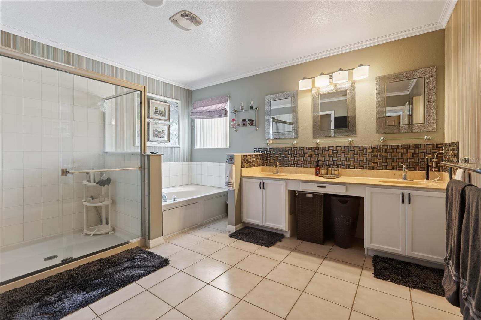 Image 22 of 38 For 2418 Huron Circle