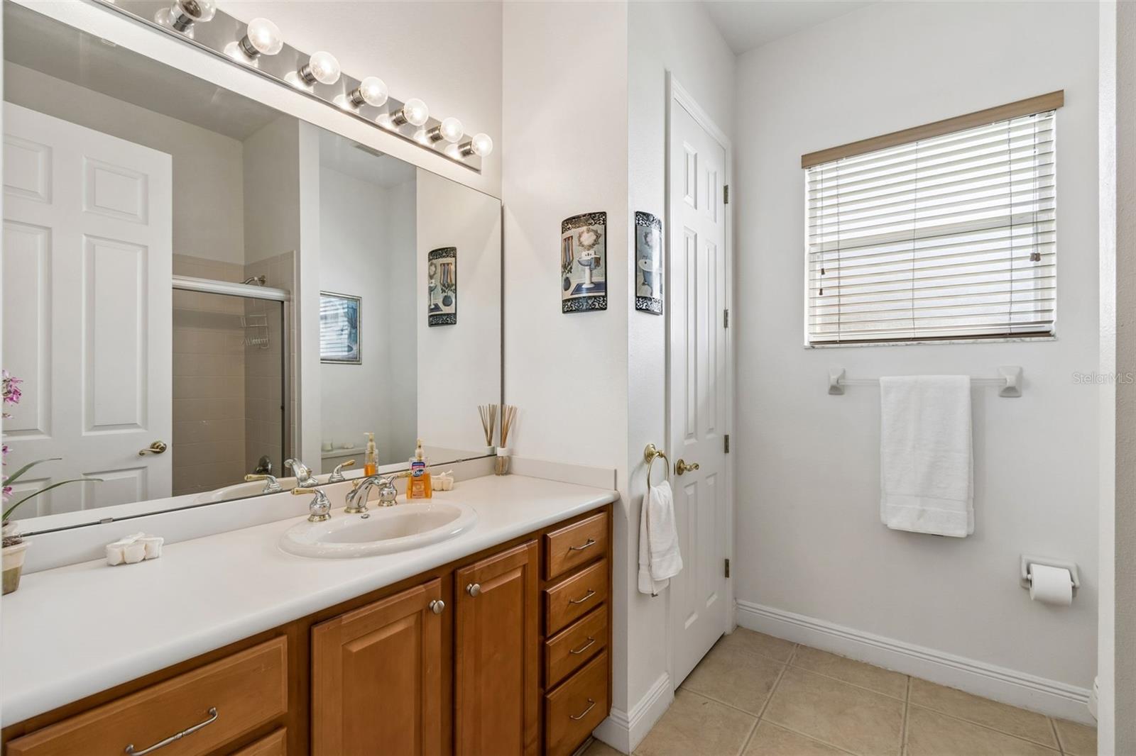 Image 33 of 63 For 813 Glendora Road