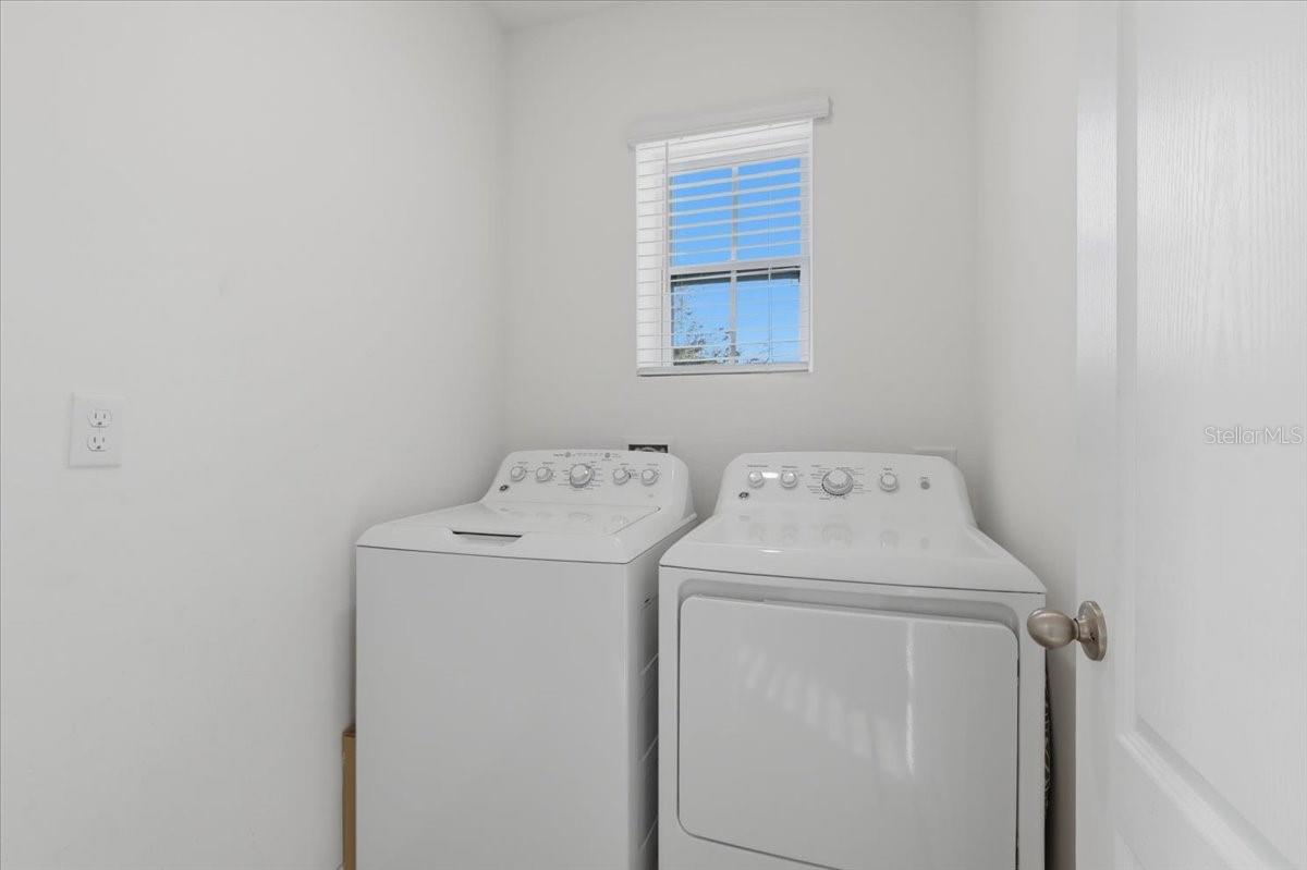 Image 10 of 55 For 812 Brooklet Drive