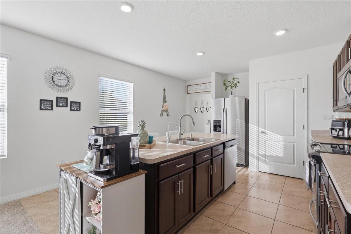 Image 13 of 55 For 812 Brooklet Drive