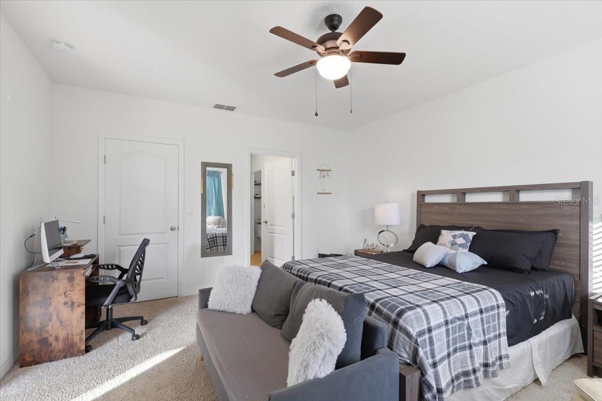 Image 23 of 55 For 812 Brooklet Drive