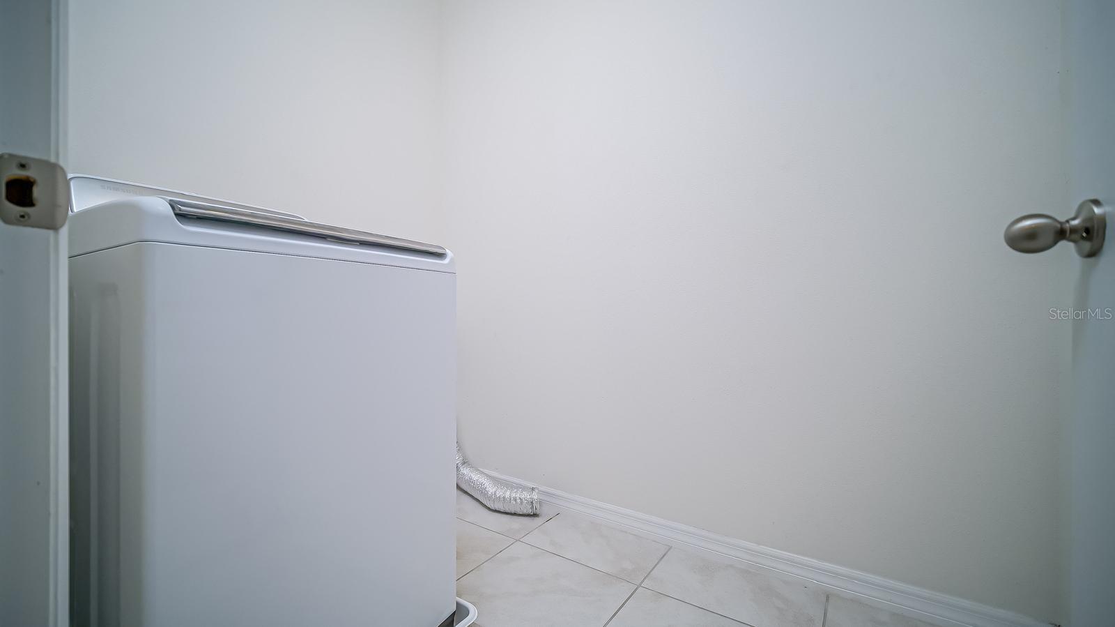 Image 19 of 22 For 326 Meadowbrook Boulevard