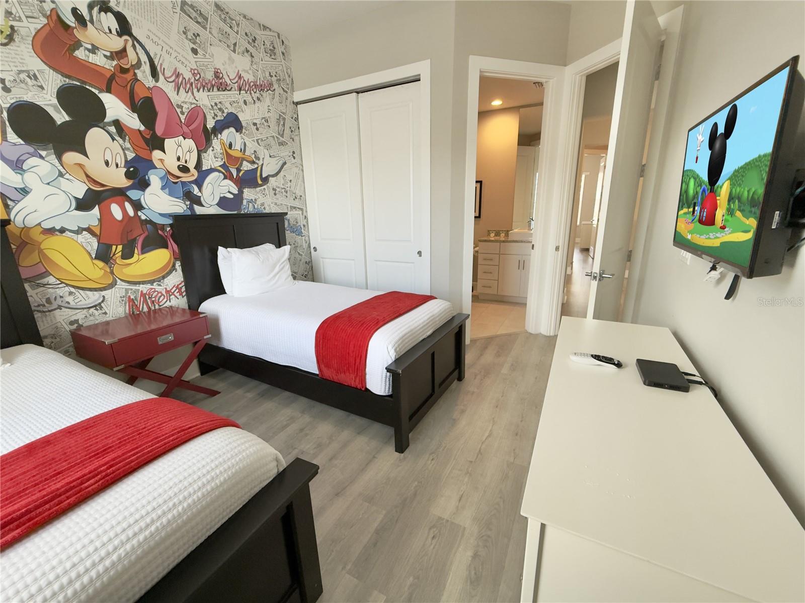 Image 4 of 52 For 7569 Sunny Dreams Lane