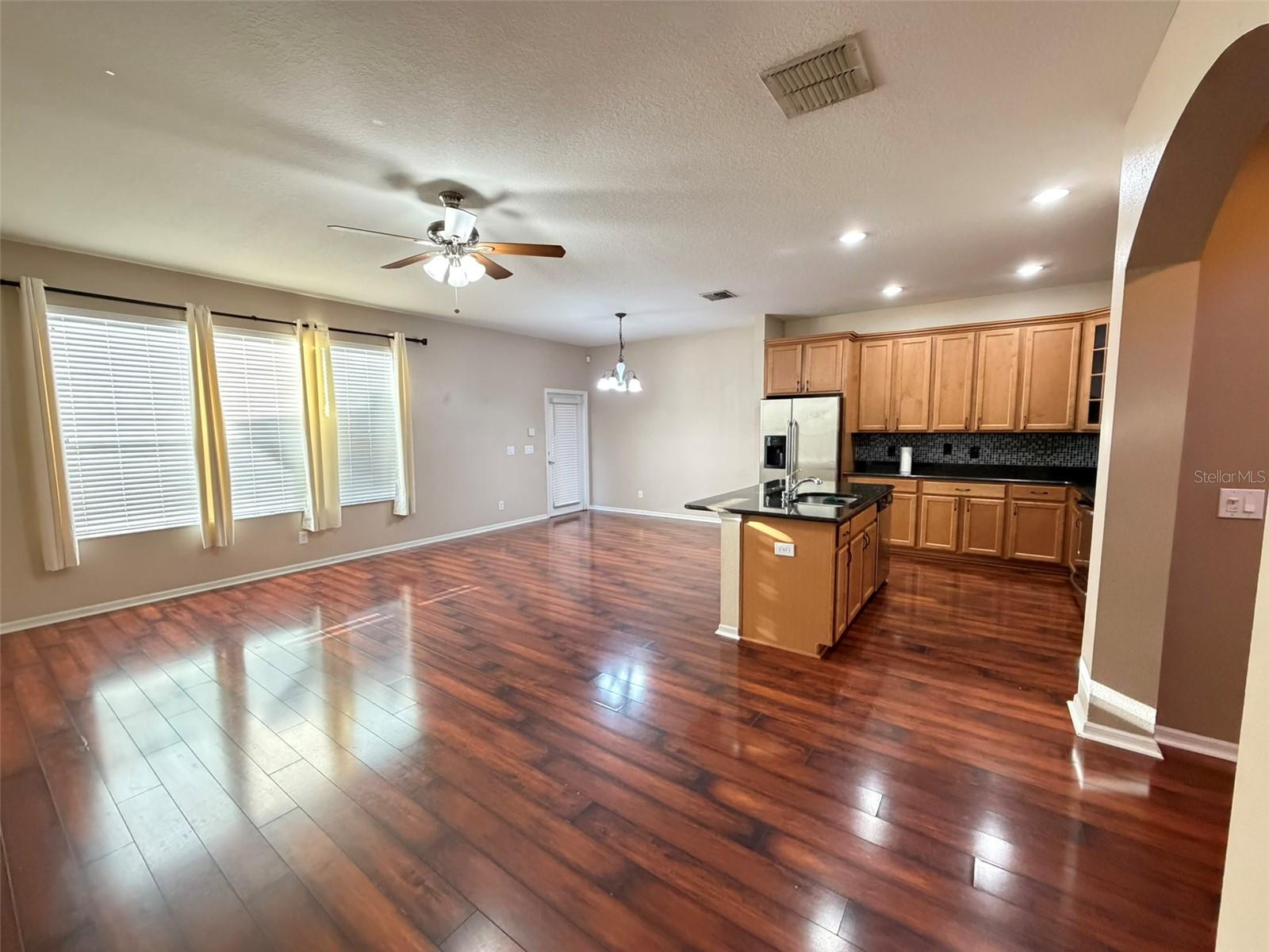 Image 6 of 34 For 10922 Savannah Landing Circle