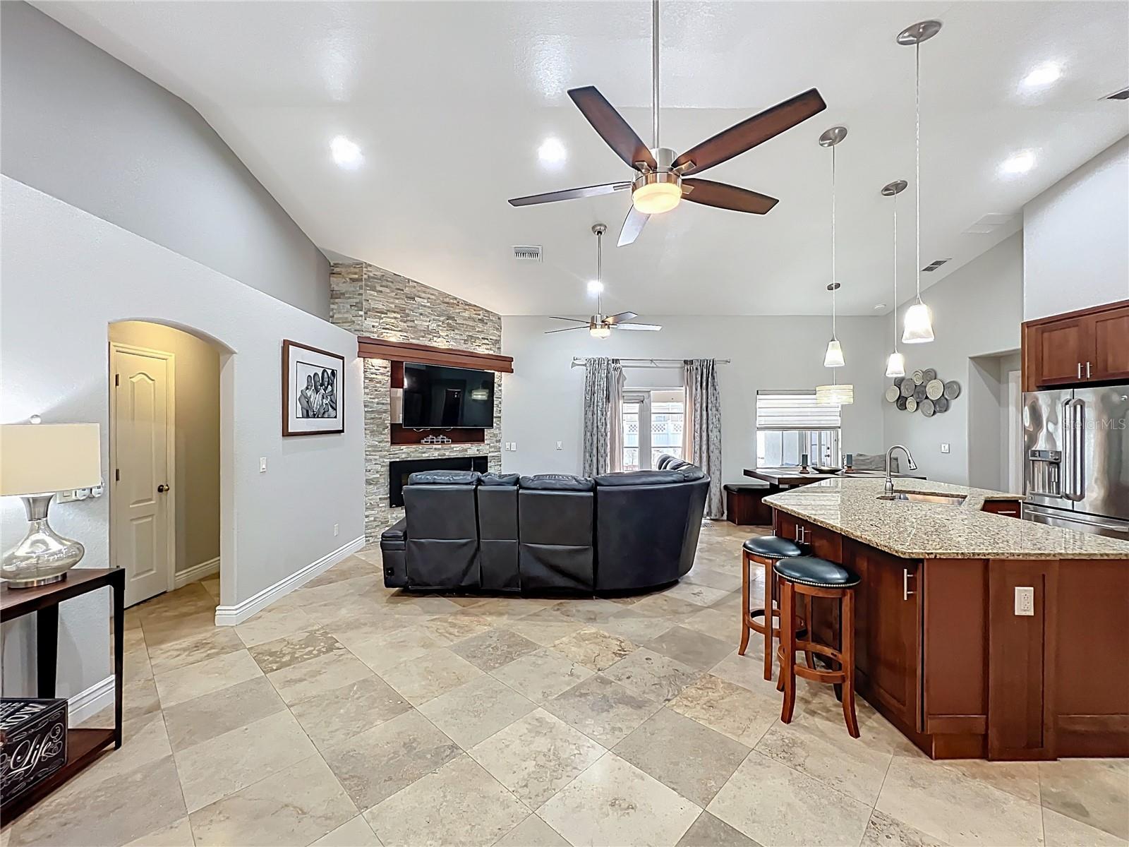 Image 13 of 77 For 723 Sunburst Cove Lane