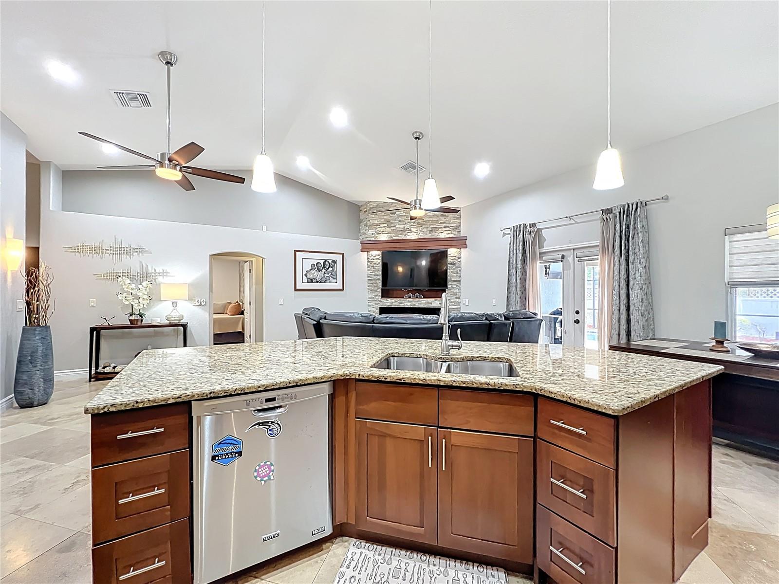 Image 17 of 77 For 723 Sunburst Cove Lane