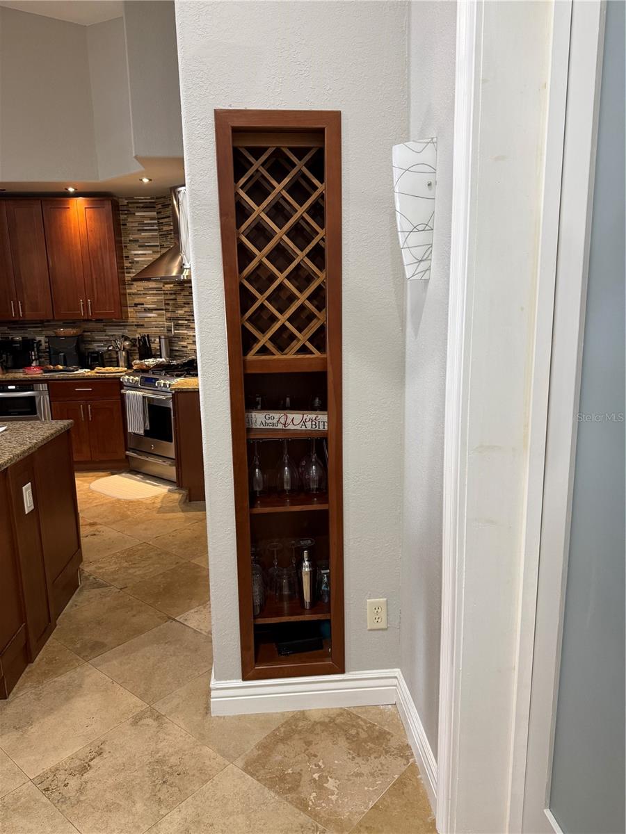 Image 21 of 77 For 723 Sunburst Cove Lane