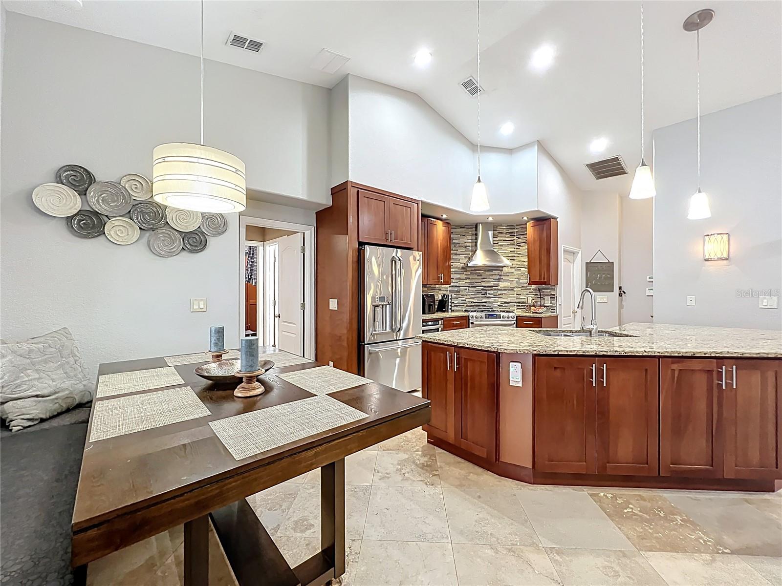 Image 23 of 77 For 723 Sunburst Cove Lane