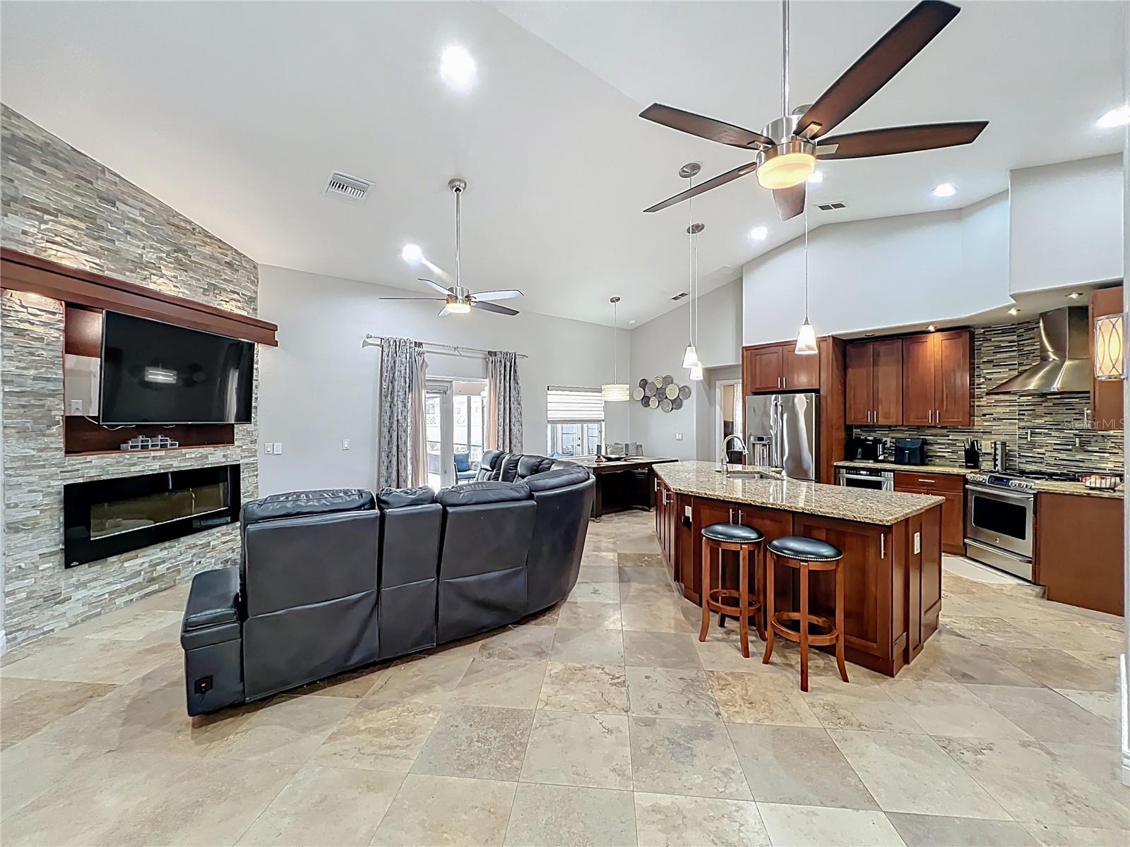 Image 5 of 77 For 723 Sunburst Cove Lane