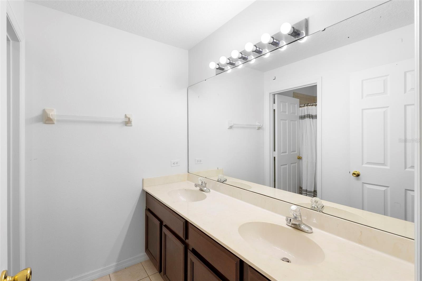 Image 23 of 32 For 2697 Star Grass Circle