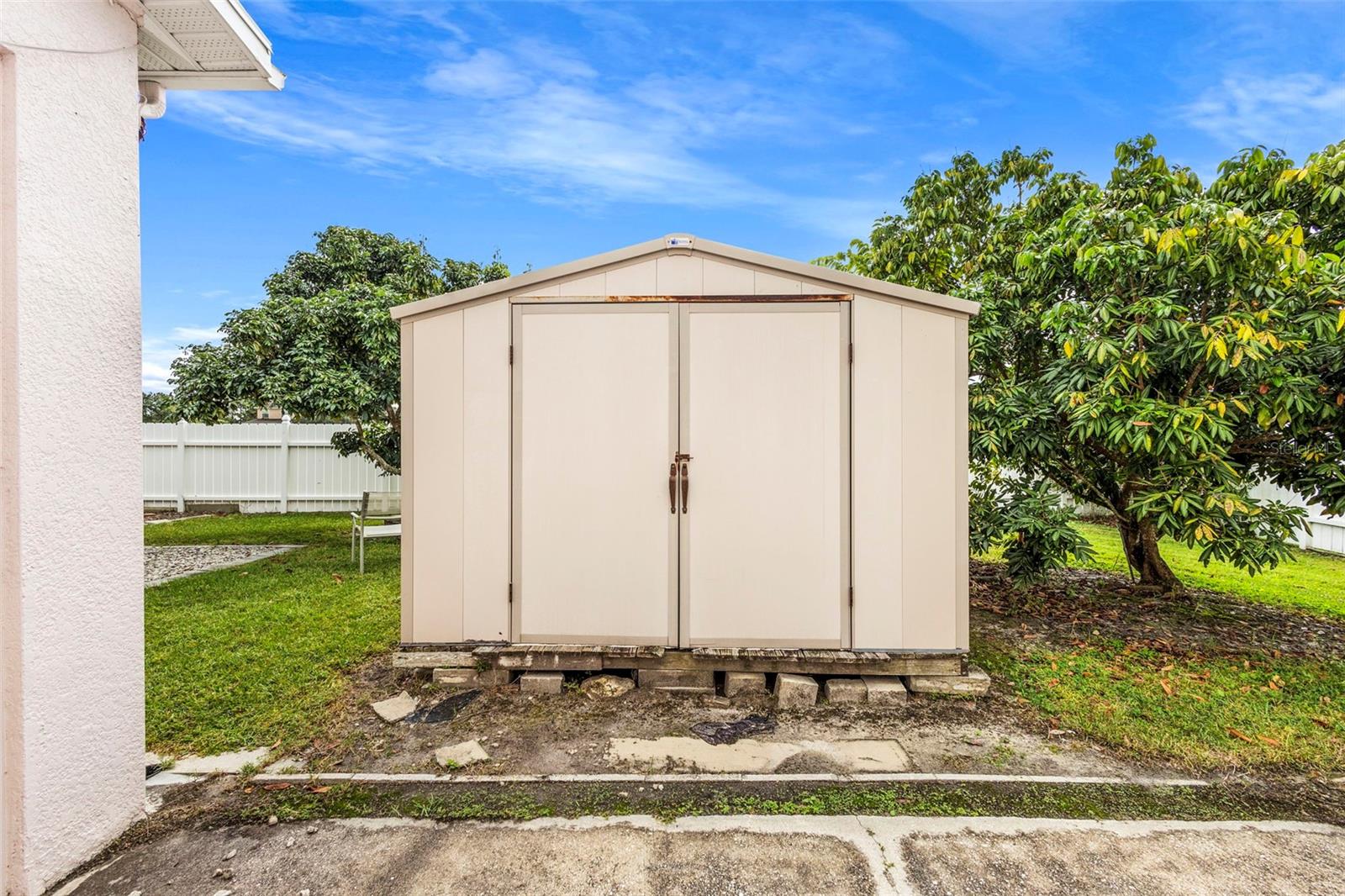 Image 29 of 32 For 2697 Star Grass Circle