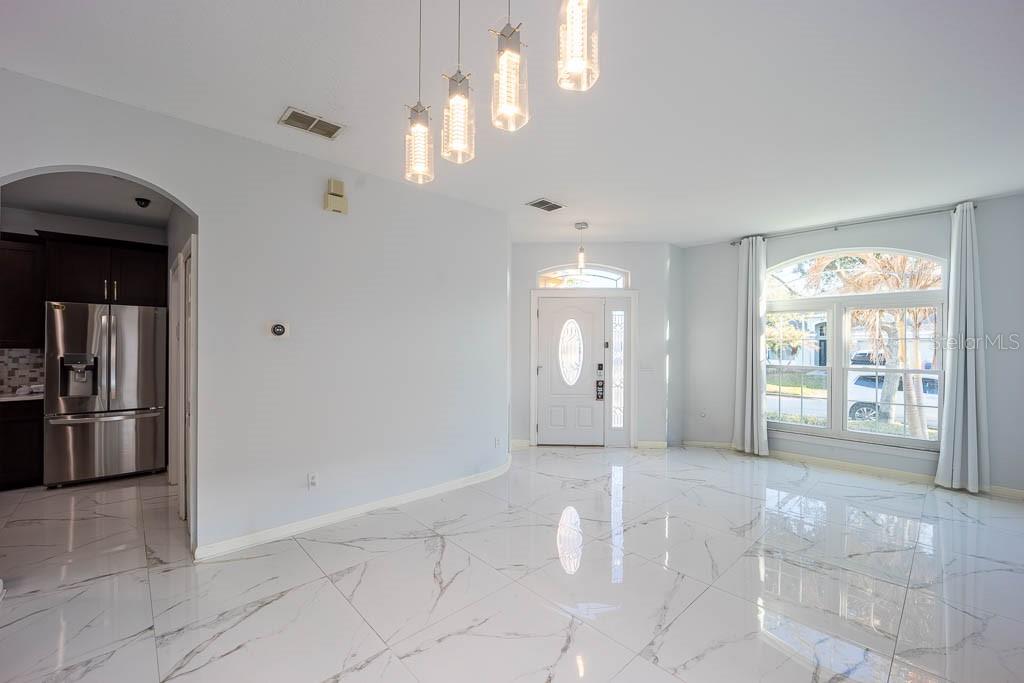 Image 11 of 34 For 8915 Victoria Isle Place