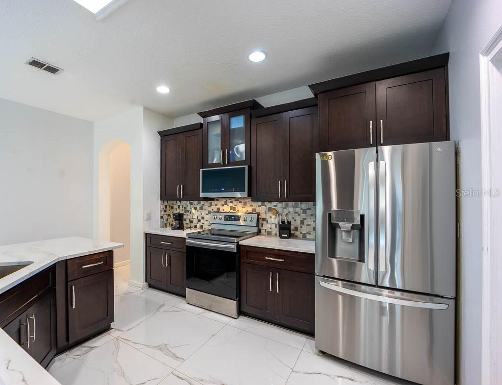 Image 12 of 34 For 8915 Victoria Isle Place