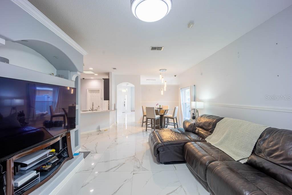 Image 20 of 34 For 8915 Victoria Isle Place