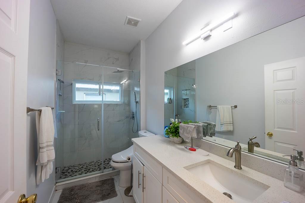 Image 23 of 34 For 8915 Victoria Isle Place