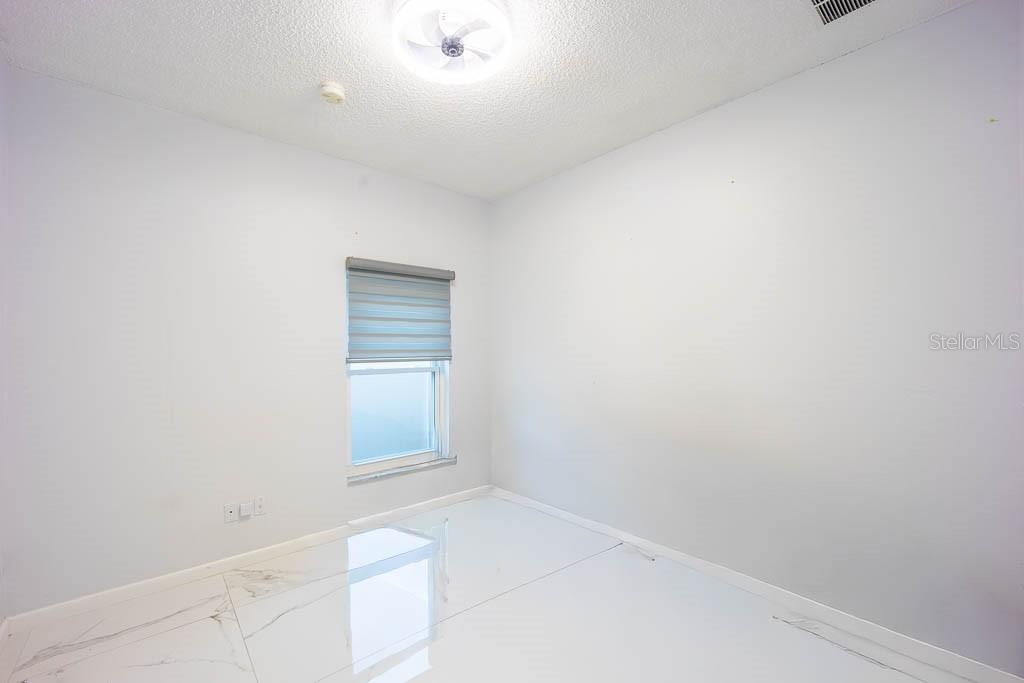 Image 24 of 34 For 8915 Victoria Isle Place