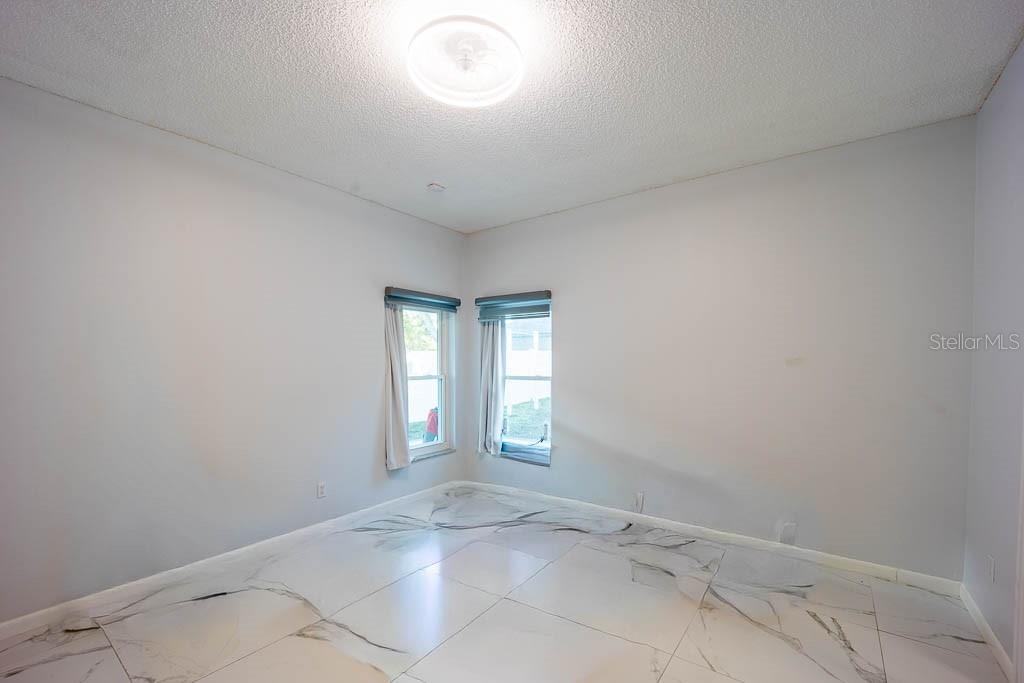 Image 29 of 34 For 8915 Victoria Isle Place