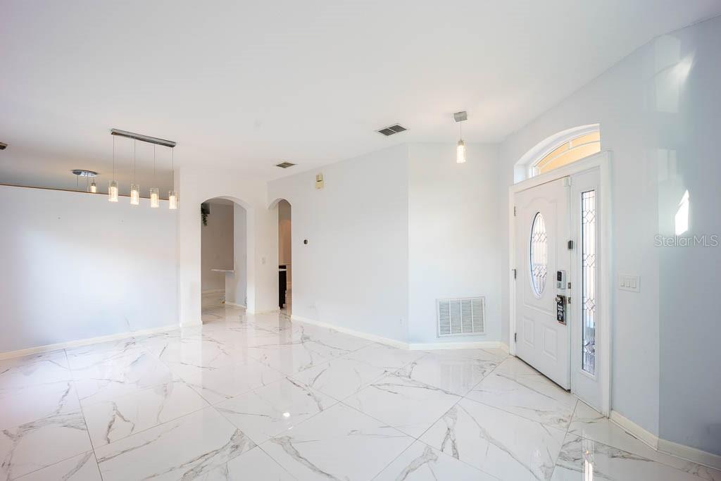 Image 9 of 34 For 8915 Victoria Isle Place