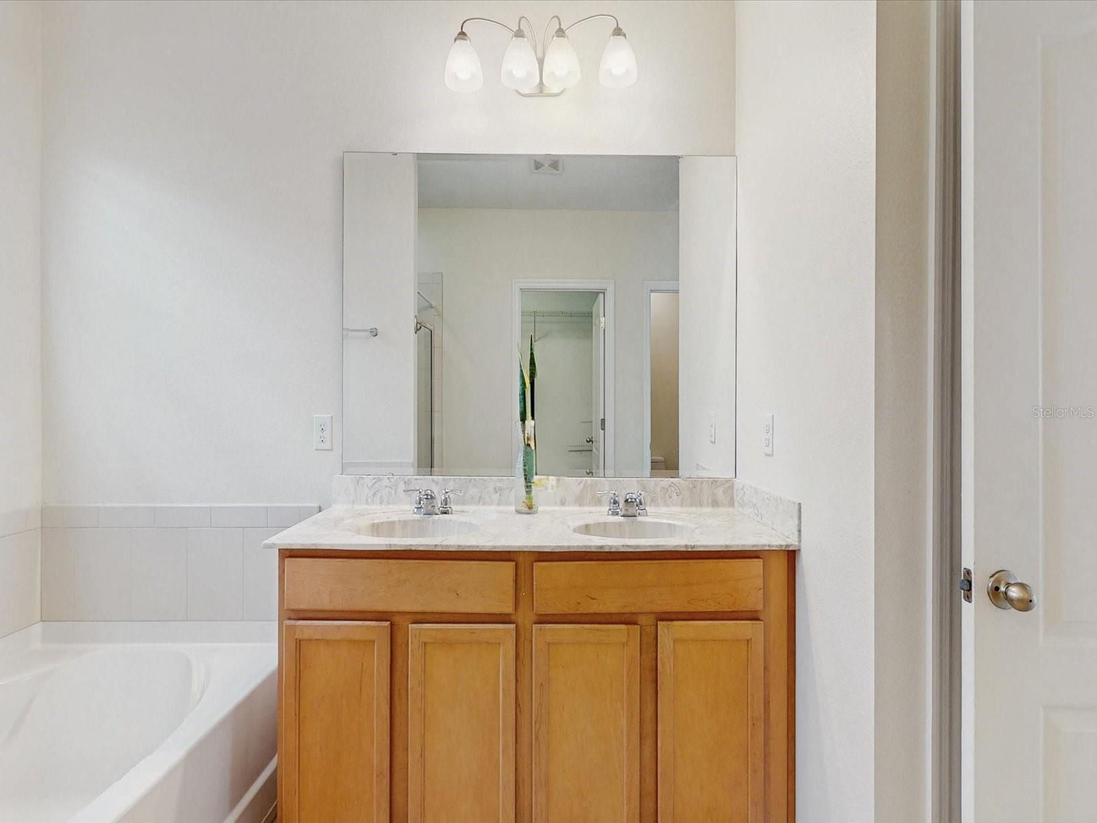 Image 16 of 33 For 1156 Brenton Manor Drive