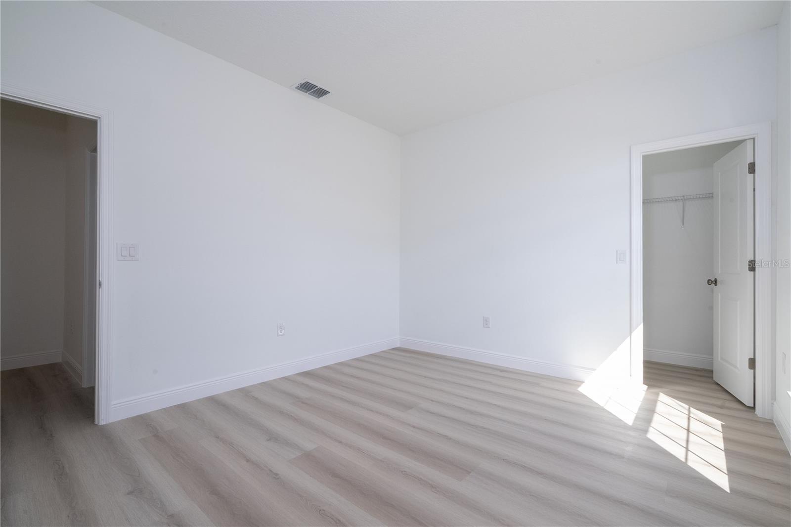 Image 16 of 68 For 355 Villa Sorrento Circle