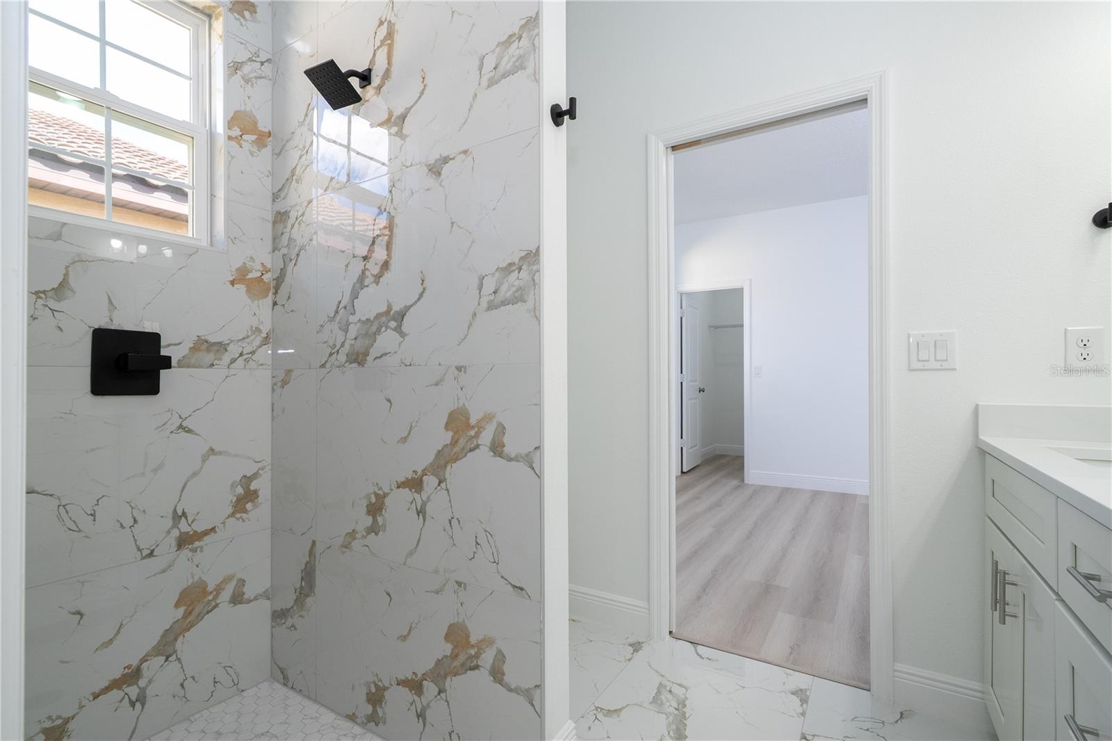 Image 26 of 68 For 355 Villa Sorrento Circle