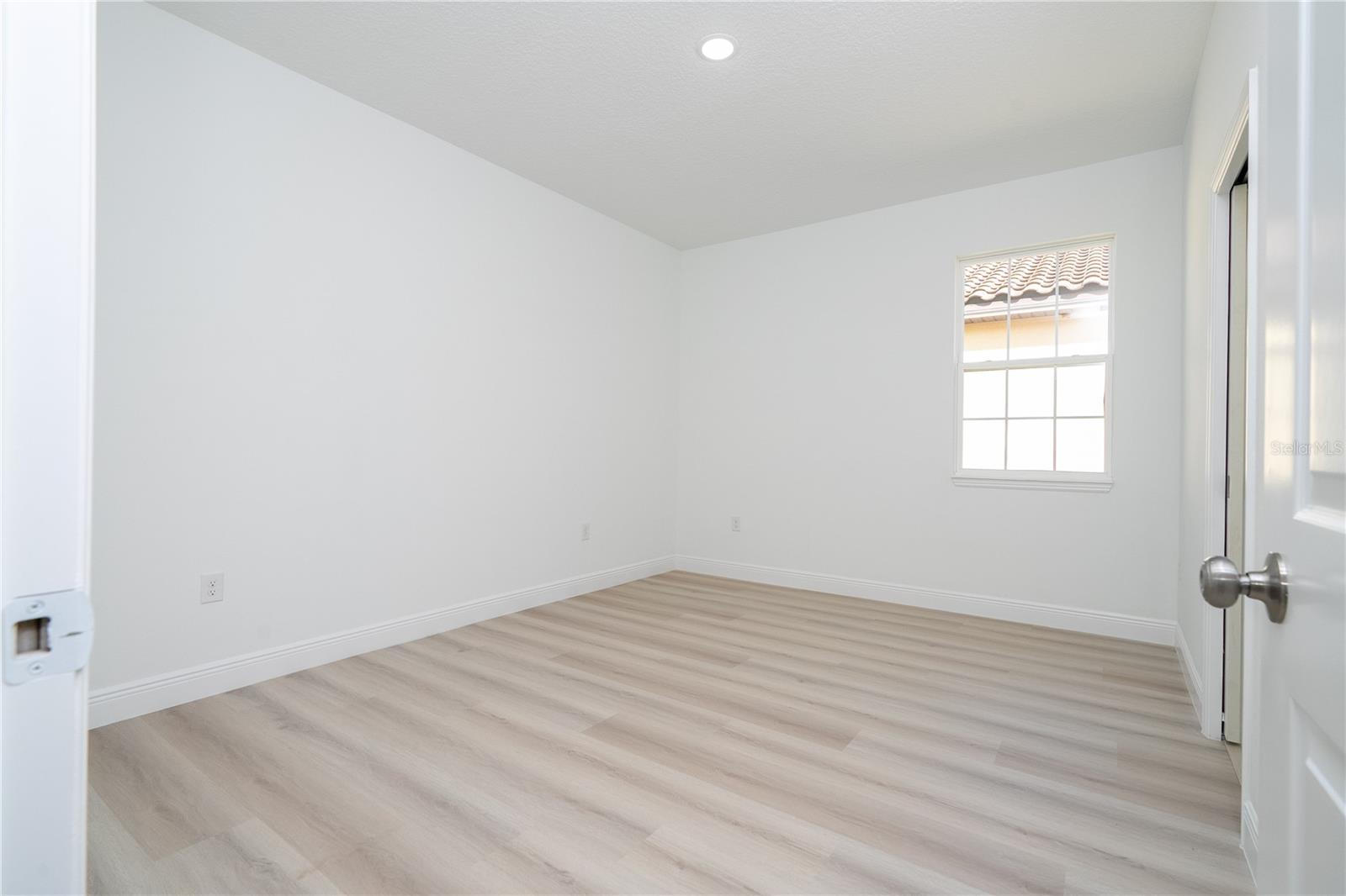 Image 28 of 68 For 355 Villa Sorrento Circle