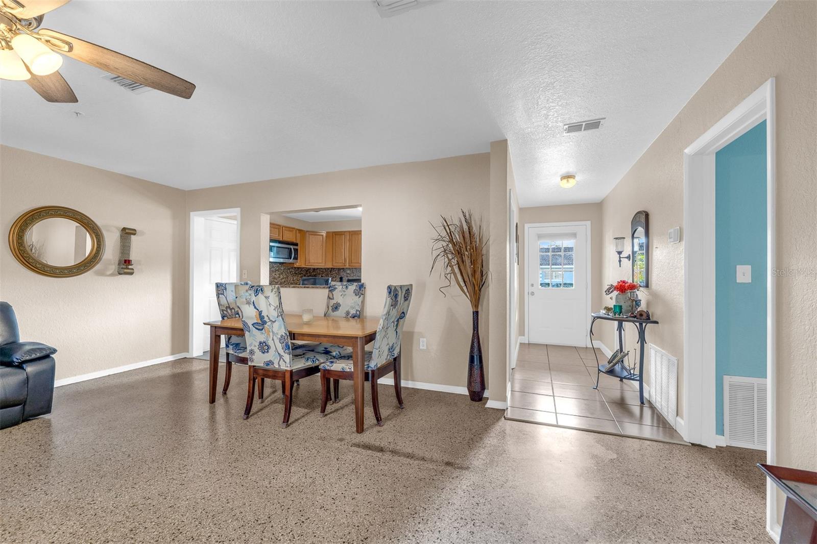 Image 10 of 35 For 8312 Mara Vista Court