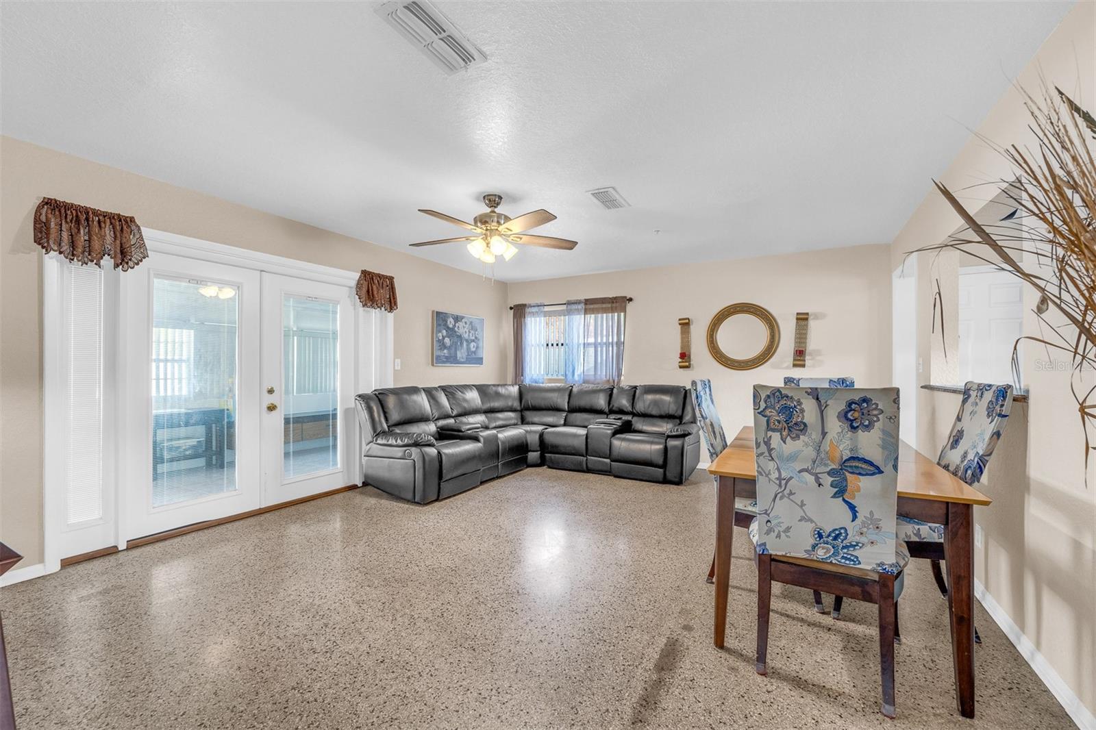 Image 7 of 35 For 8312 Mara Vista Court