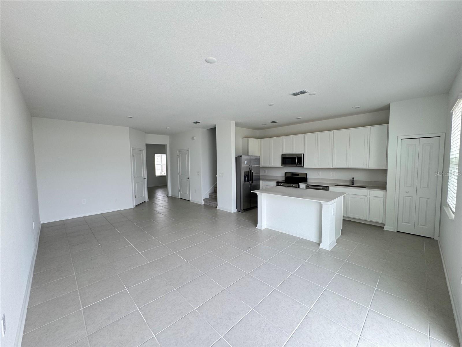 Image 4 of 11 For 2959 Savior Avenue