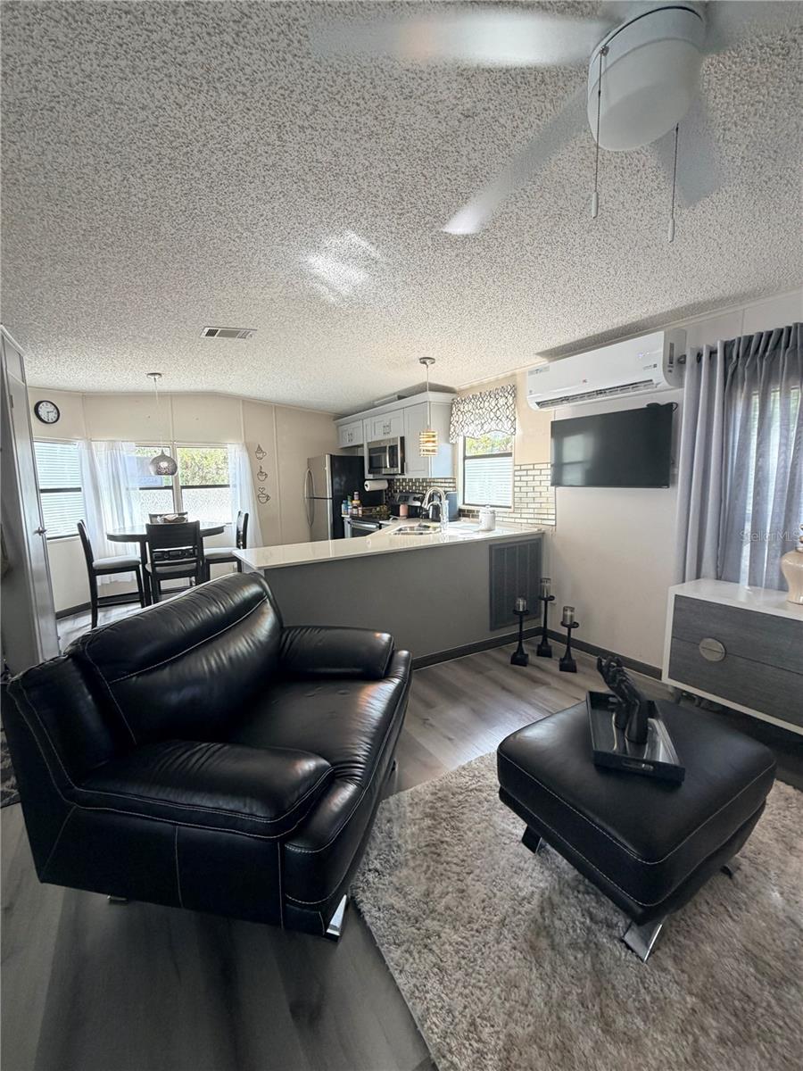 Image 5 of 16 For 48 Butler Blvd Butler Blvd W