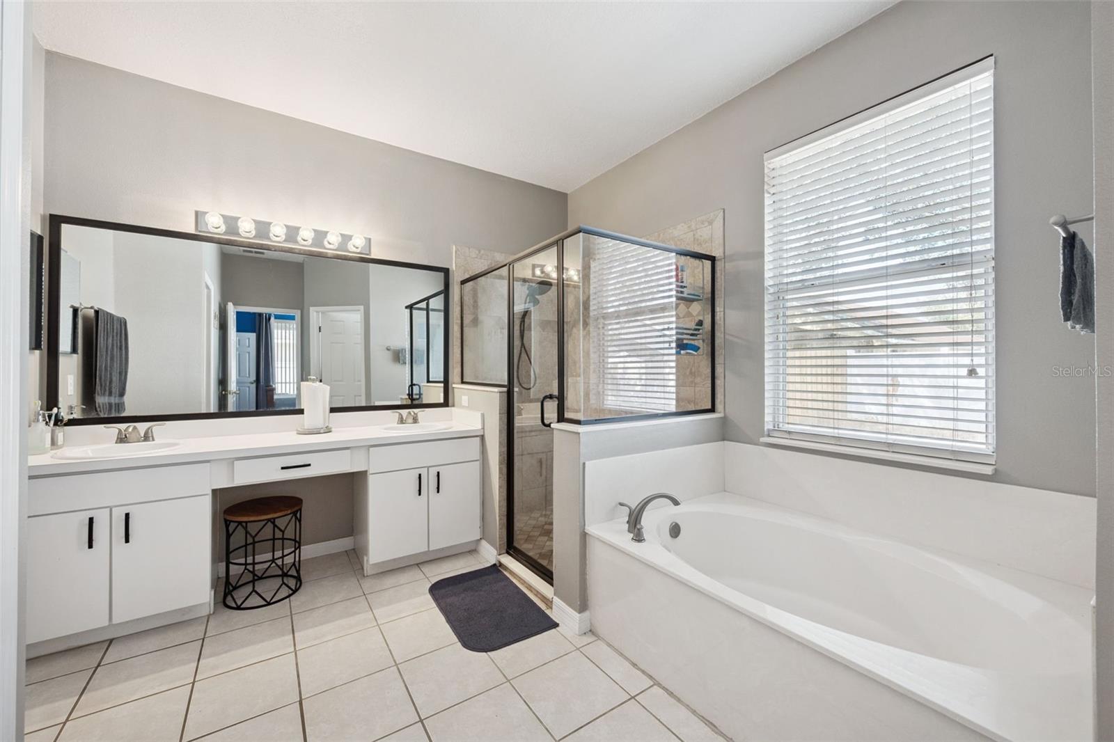 Image 15 of 25 For 2862 Aloma Oaks Drive