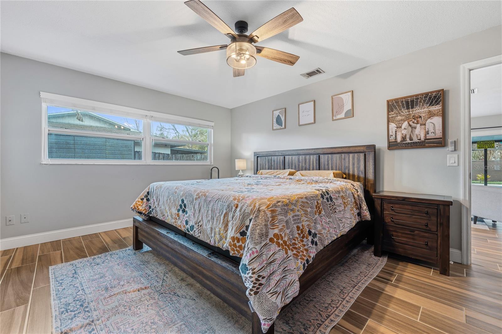 Image 17 of 35 For 8572 Shady Glen Drive