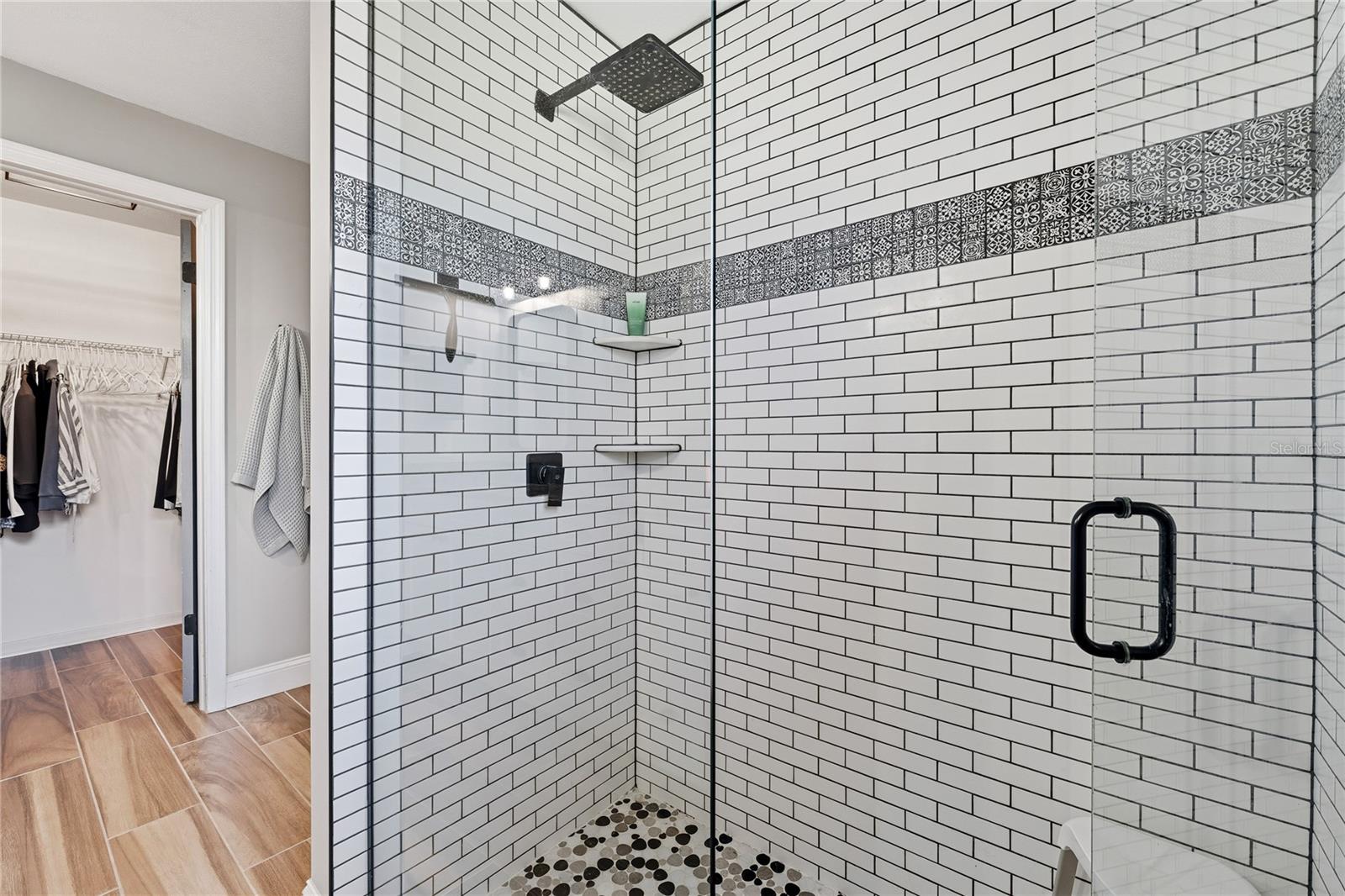 Image 19 of 35 For 8572 Shady Glen Drive