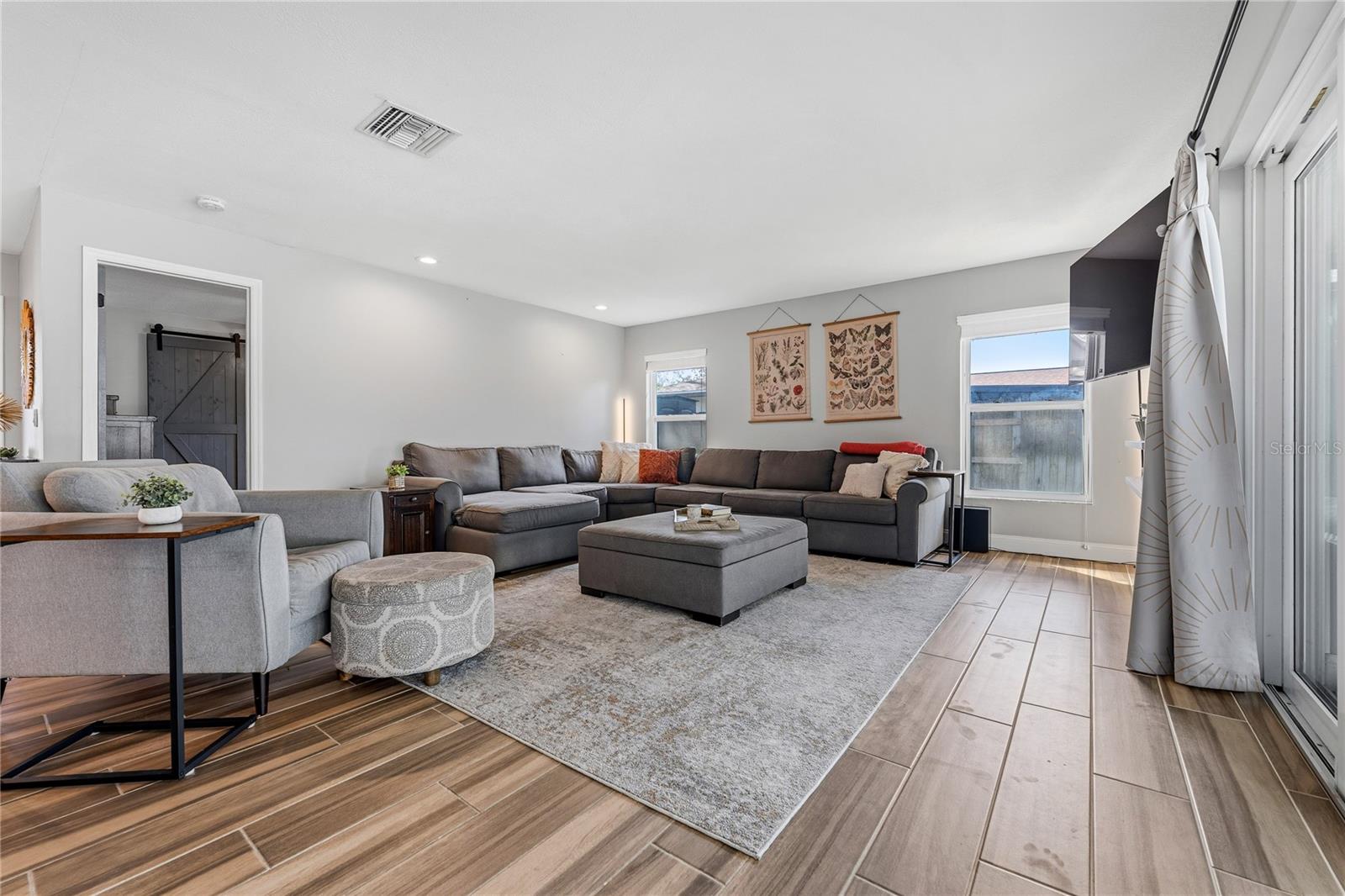 Image 6 of 35 For 8572 Shady Glen Drive