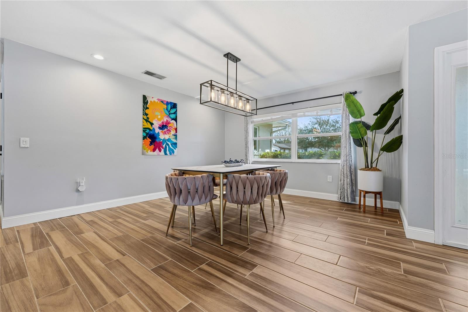 Image 9 of 35 For 8572 Shady Glen Drive