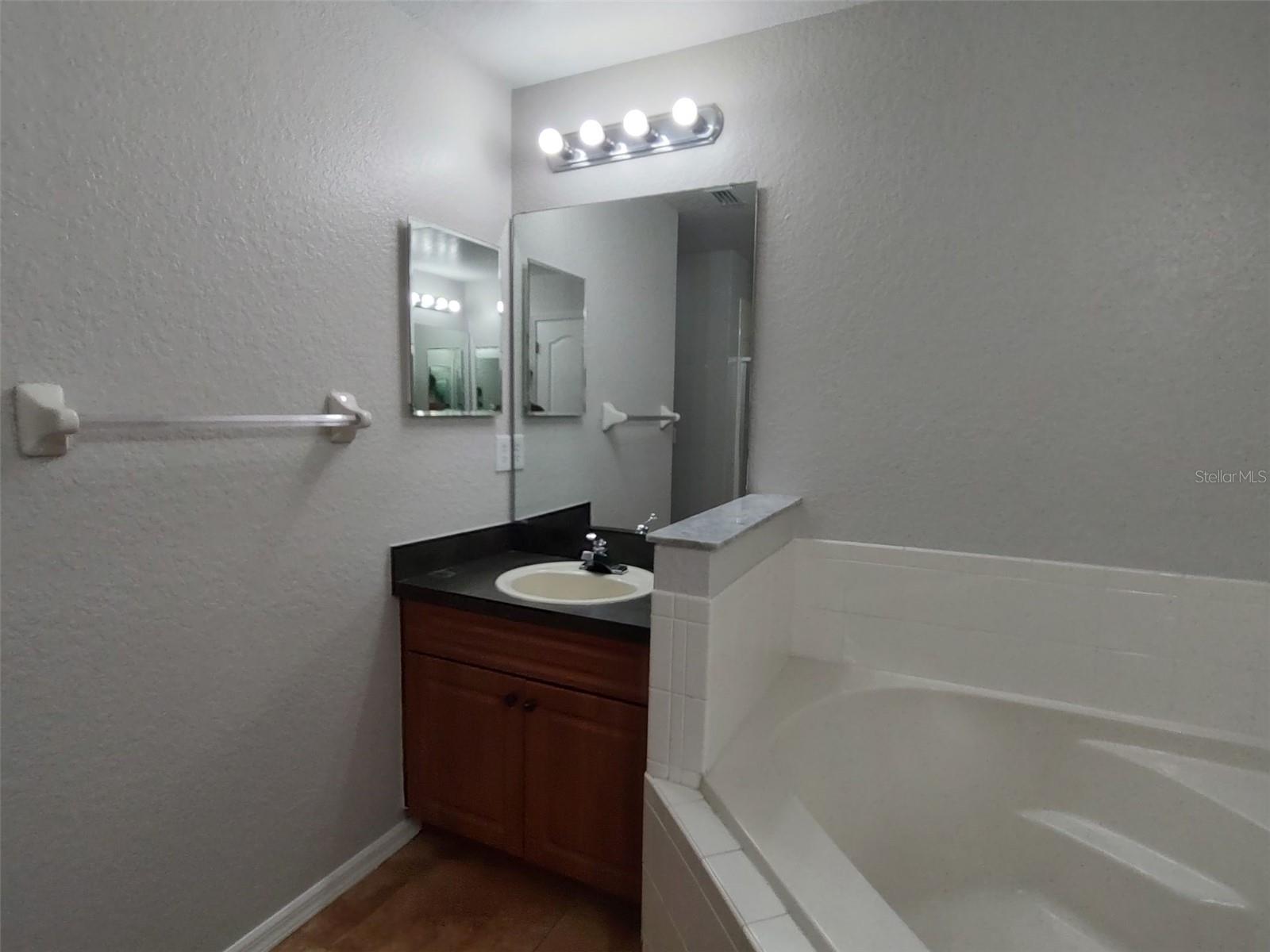 Image 27 of 35 For 416 Ohio Way