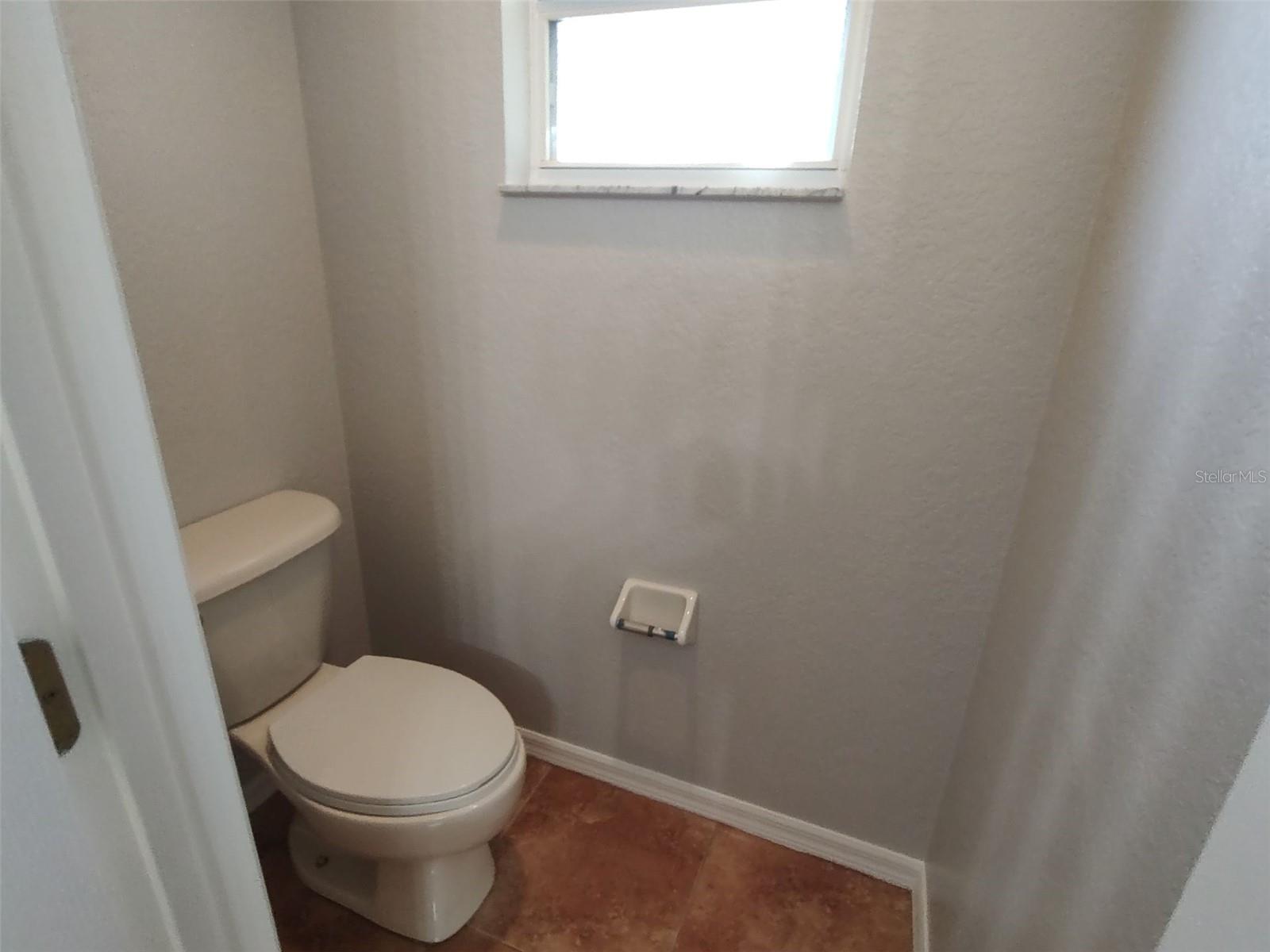 Image 30 of 35 For 416 Ohio Way